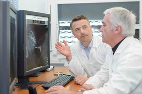 Praxisübergabe an Ärzte mit Kindern