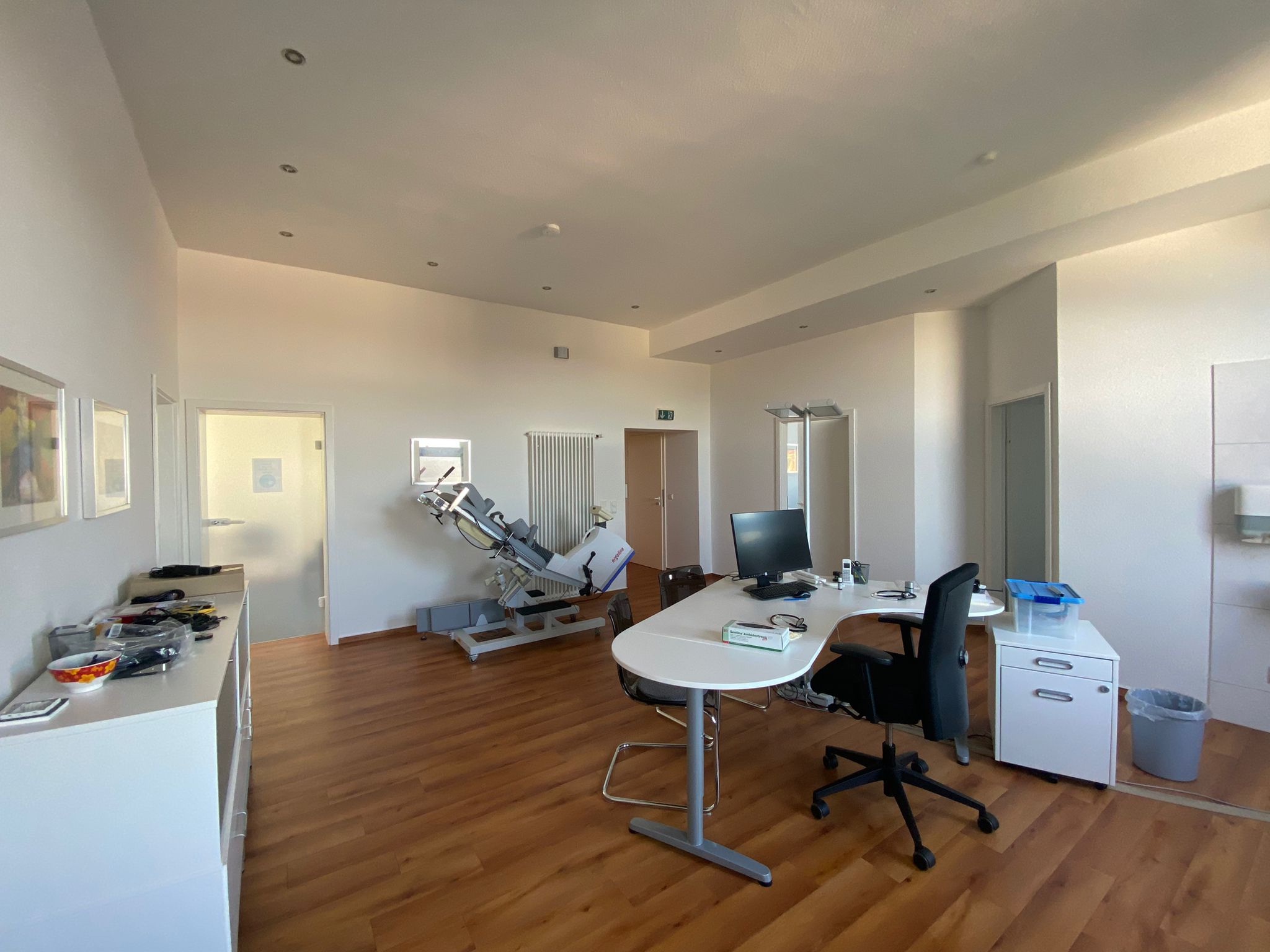 sehr-schoene-praxis-bueroraeume-im-zentrum-von-41372.jpeg