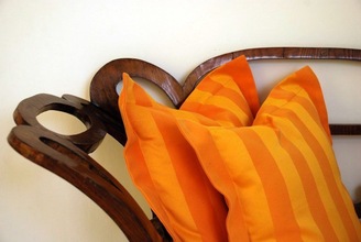 Biedermeier Couch im Besprechungszimmer