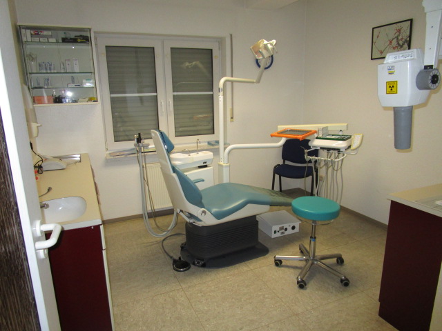 existenzsichere-etablierte-laendliche-zahnarzt-einzelpraxis-sehr-guenstig-abzugeben-die-praxis-besteht-seit.jpg