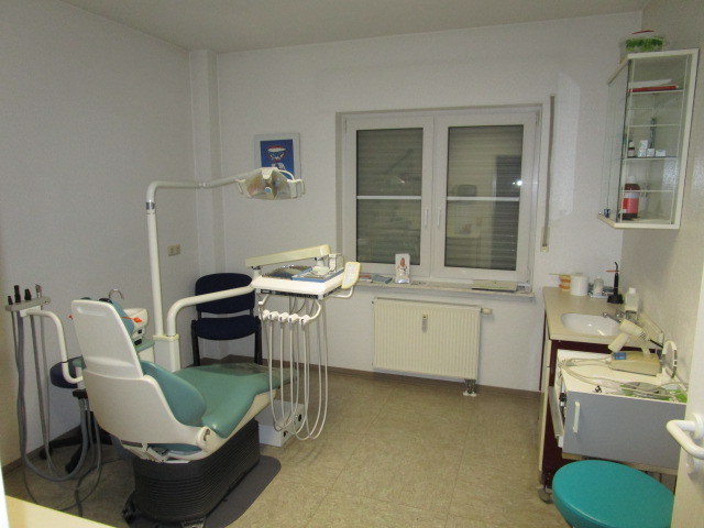 existenzsichere-etablierte-laendliche-zahnarzt-einzelpraxis-sehr-guenstig-abzugeben-die-praxis-besteht.jpg
