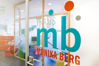 Praxisübergabe an jungen Kollegen