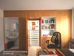 2.Sprechzimmer mit Durchgang zur Wohnung