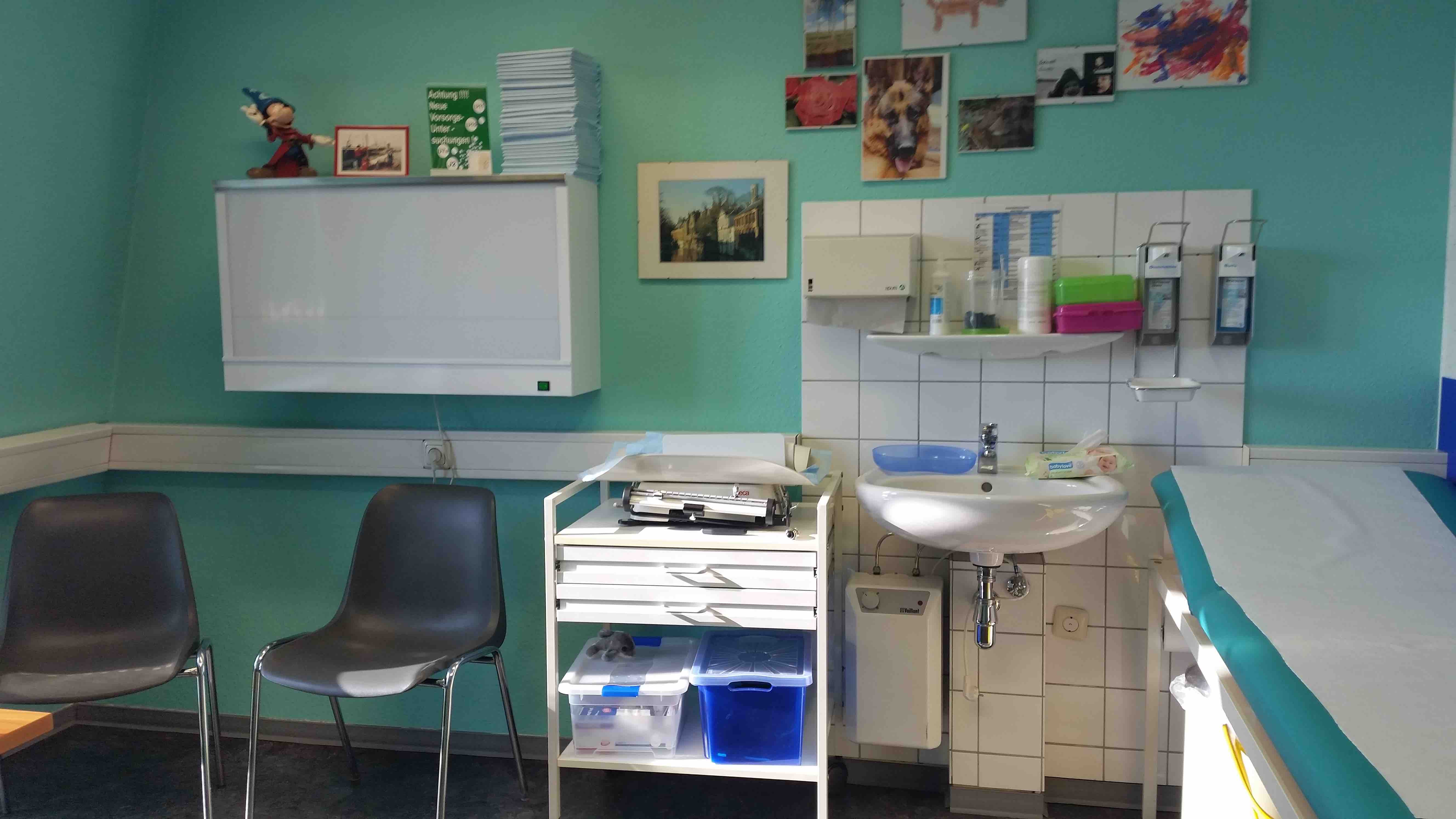 praxisabgabe-gutgehende-kinderarztpraxis-in-41844-wegberg-zu-verkaufen-wir-sind.jpg