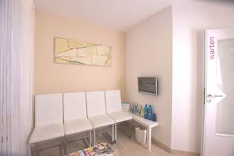 Praxisabgabe Zahnarzt Wartezimmer